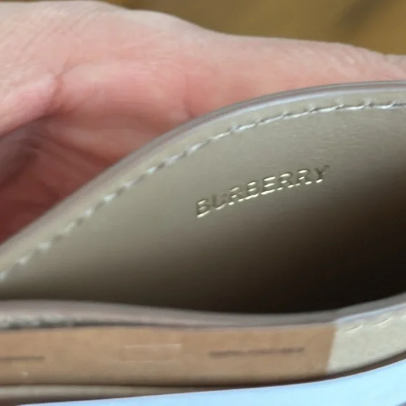 BURBERRY Card Holder! NEW CONDITION with tags and dust bag! - Picture 7 of 11